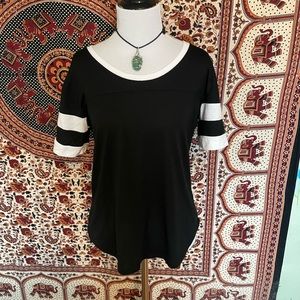 Black & white essential basic TShirt